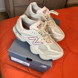 🚫SOLD🚫 New Balance Women's (like-new)